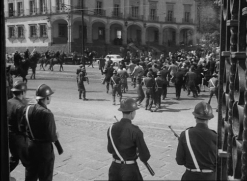 4. "Podrían decir que me gustan las situaciones de caos, que soy un anarquista”