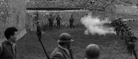 3. La guerra pasa al primer plano de la narración