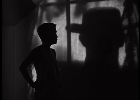 1. La primera aparición de Harry Powell como el "hombre del saco"