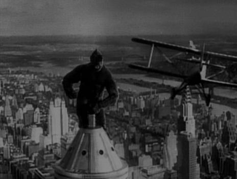 1. Kong encaramado sobre el Empire State