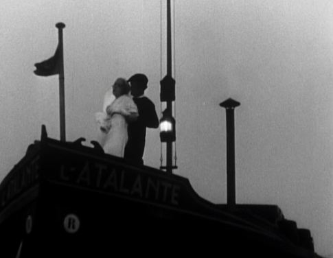 1. Jean abraza a Juliette en la proa de l'Atalante (esperanza)