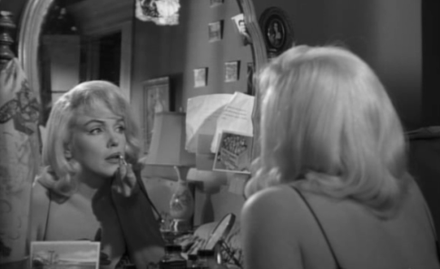 2. Roslyn/Marilyn incapaz de aprenderse su texto