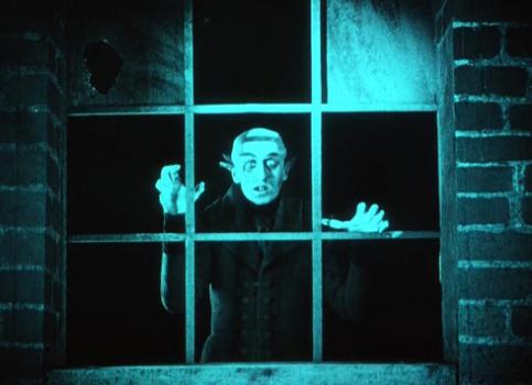 3. Nosferatu, más que responsable del mal, atrapado por él
