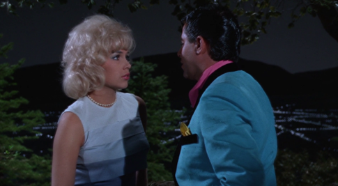 2. Buddy Love encarna los más perversos clichés de la mitologia hollywoodiense