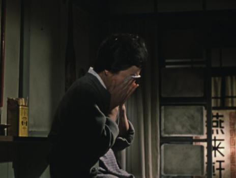 2. Tomoko llora desconsolada