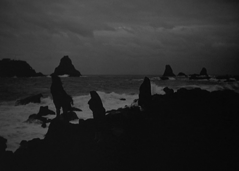 4. Esperando a los pescadores bajo la tormenta