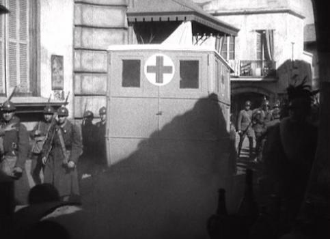1. Llegada de los heridos y partida de los soldados
